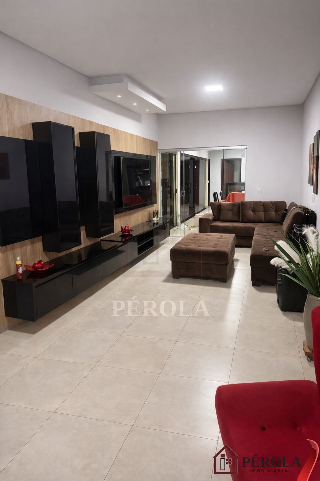 Casa completa com planejados e área de lazer