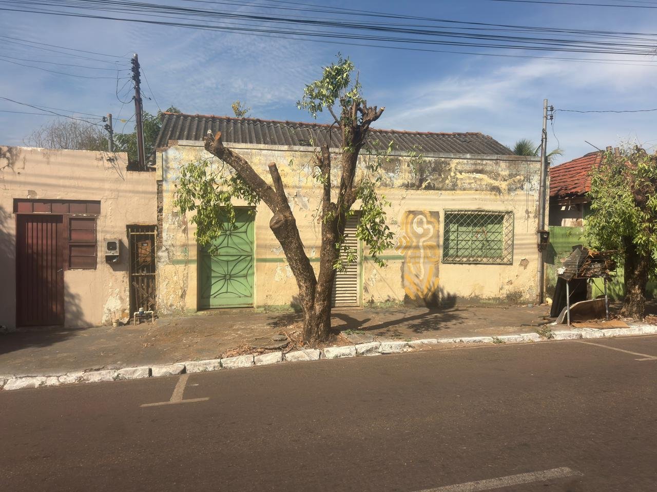 Casa pra INVESTIMENTO E CONSTRUÇÂO